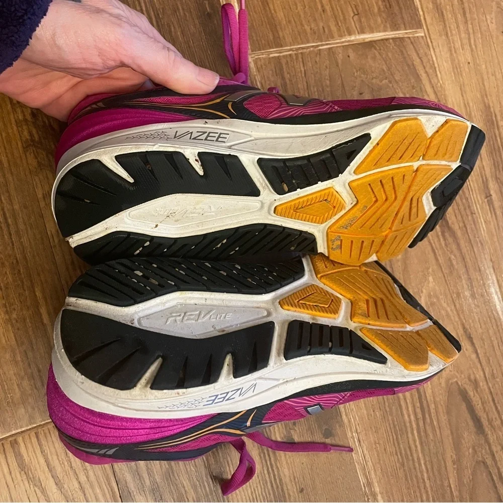 New Balance Vazee Prism women's running shoes in a bright pink color. - Picture 5 of 5